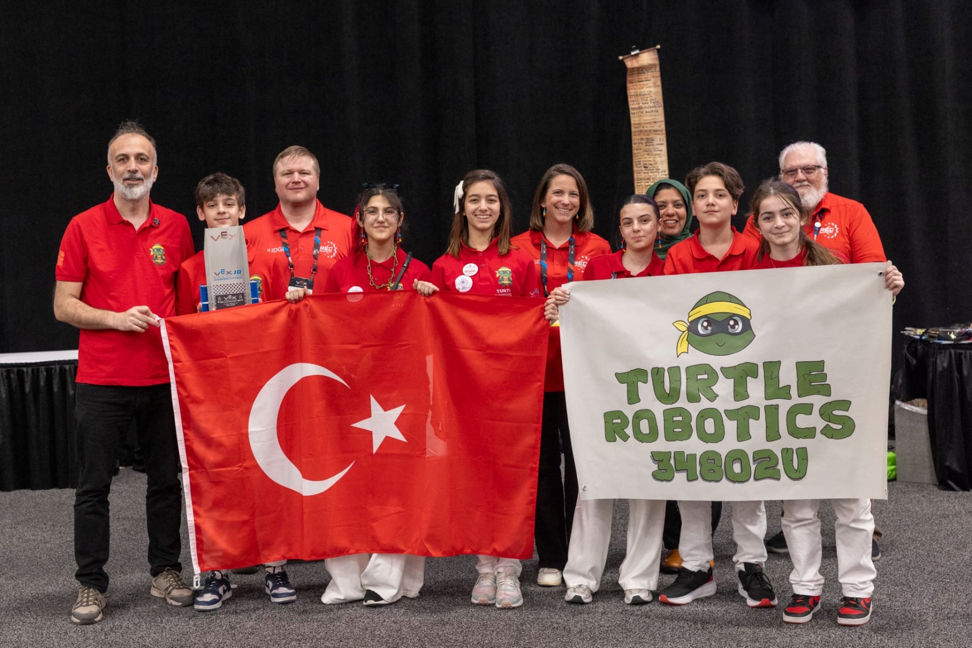 Turtle Robotics 34802U VEX World Championship Build Award kazanan Türk robotik takımı